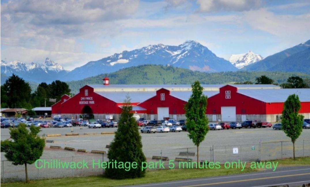 Private 2 Bedrooms Suite Near Hwy 1, Cultus Lake, Heritage Park, Fishing, Coliseum Чилиуак Стая снимка
